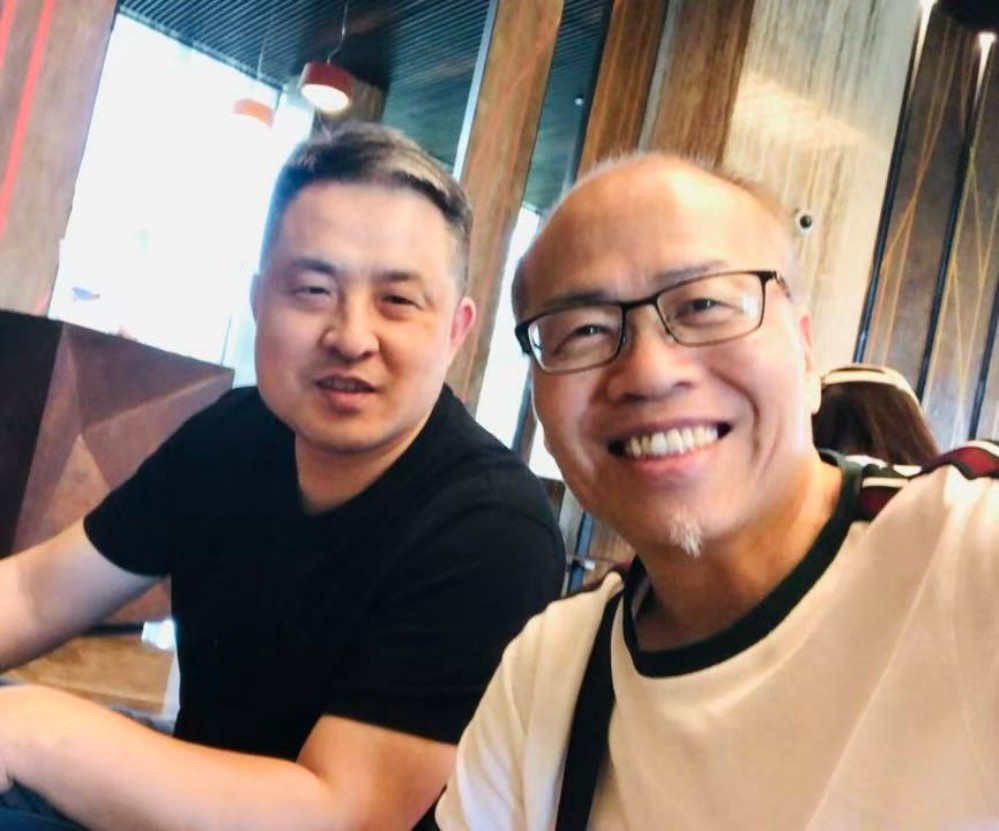 ZJRr Boss is happy